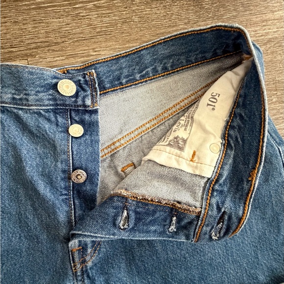 Levi's Classic Blue Jean Shorts - Picture 6 of 6